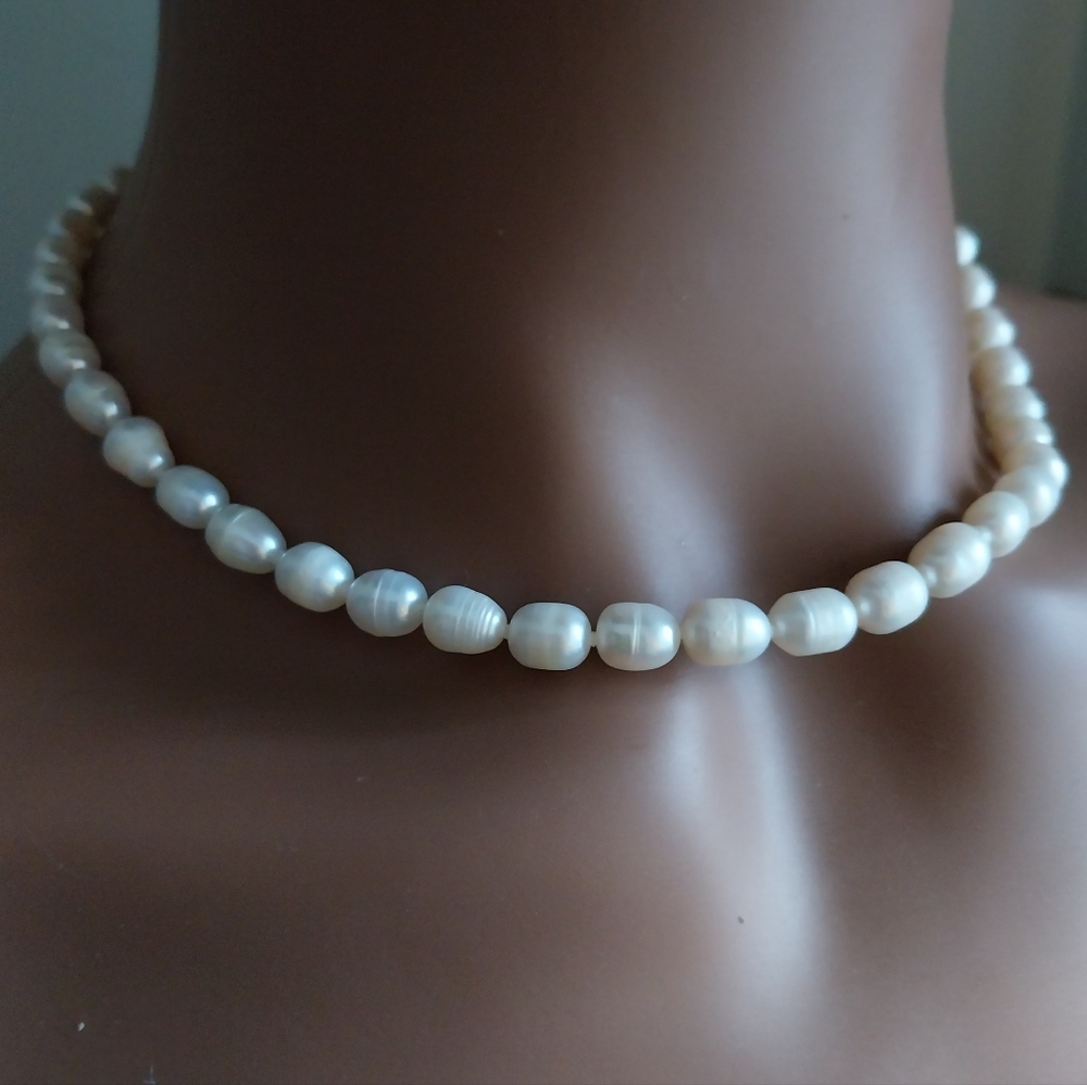 White Freshwater Pearl Necklace - Picture 2 of 12
